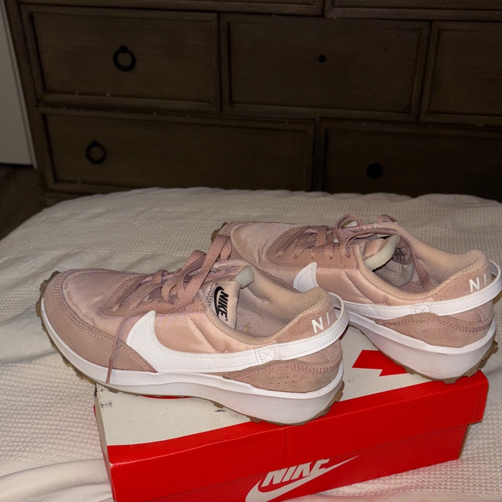 USED-Nike Women's Blush Pink Sneakers.. Still in great condition